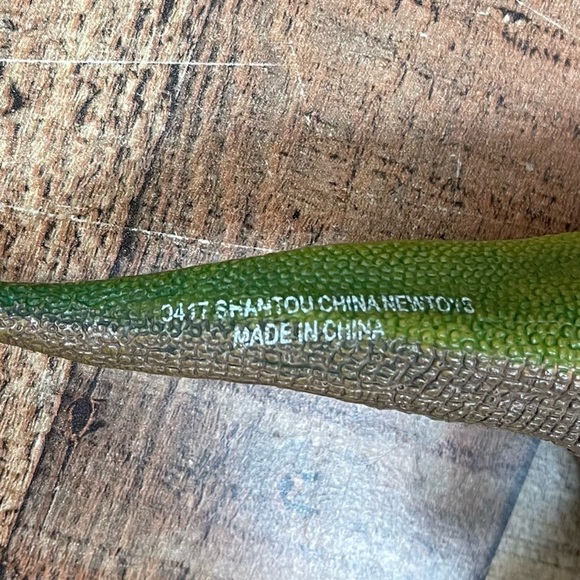 Shamtou Wild Republic Dinosaur T Rex Figure Bundle Plush Slap Wrist Band - Picture 7 of 14